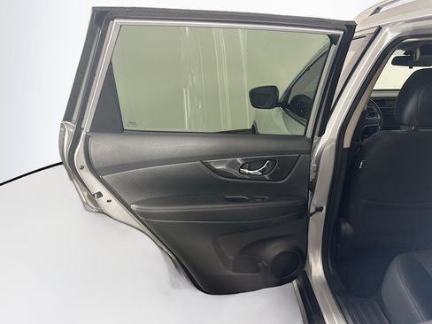 Used 2020 Nissan Rogue S w/ Special Edition Package FWD image 23