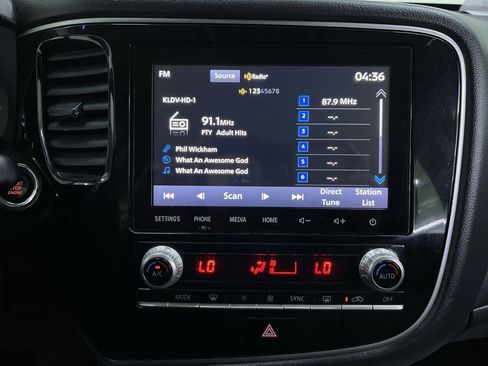 Used 2020 Mitsubishi Outlander SE image 21