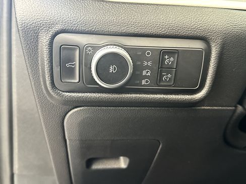 Certified 2022 Ford Explorer XLT w/ Equipment Group 202A image 23