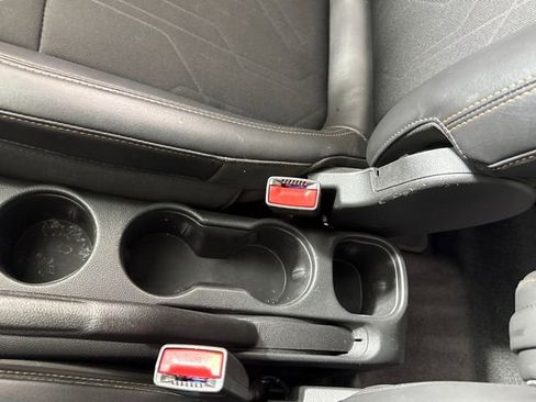 Used 2020 Chevrolet Trax LT w/ LT Convenience Package image 37