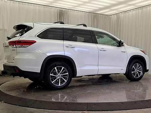 Certified 2018 Toyota Highlander XLE AWD/4WD image 7