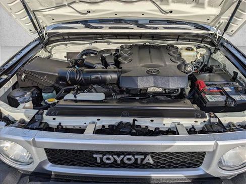 Used 2014 Toyota FJ Cruiser 4WD image 19