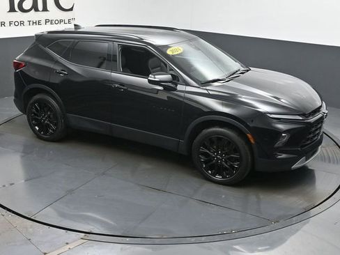 Used 2024 Chevrolet Blazer LT w/ LPO, Black Grille Bar Package FWD image 38