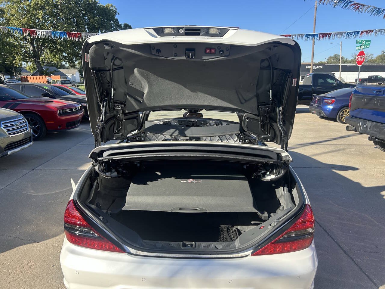 Used 2011 Mercedes-Benz SL 550 image 17