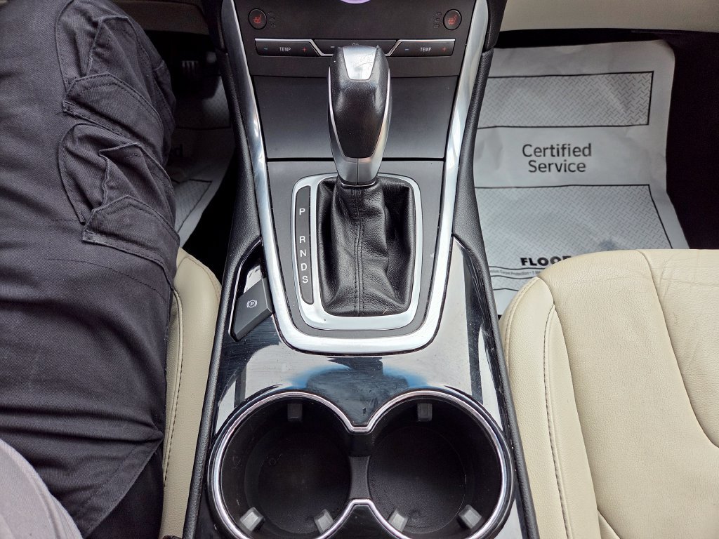 Used 2015 Ford Edge Titanium FWD image 26