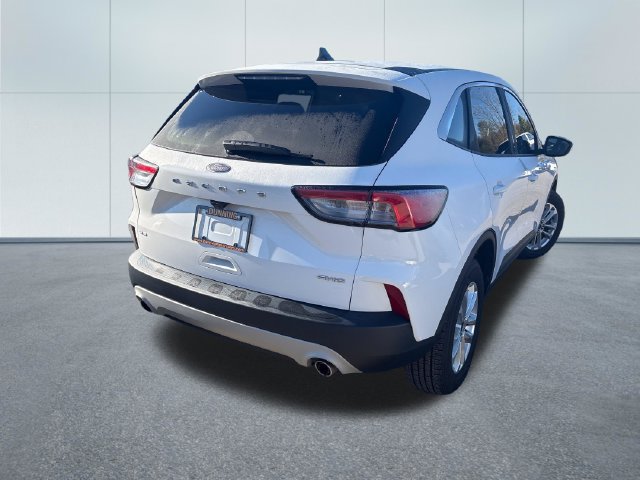 Used 2021 Ford Escape SE w/ Cold Weather Package AWD/4WD image 4