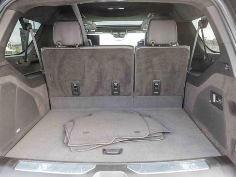 Used 2024 Cadillac Escalade ESV Premium Luxury Platinum AWD/4WD image 32