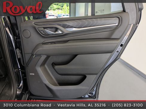 Used 2024 GMC Yukon Denali w/ Denali Reserve Package AWD/4WD image 9