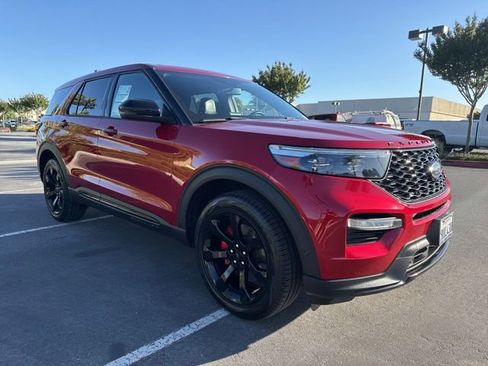Certified 2021 Ford Explorer ST w/ Equipment Group 401A AWD/4WD image 4