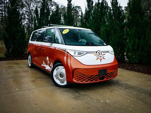 Used 2025 Volkswagen ID. Buzz 1st Edition image 2