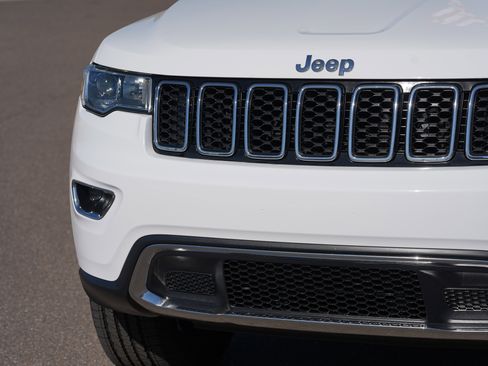 Used 2021 Jeep Grand Cherokee Limited AWD/4WD image 9