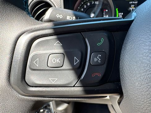 Used 2025 Jeep Wrangler Rubicon image 30