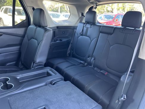 Used 2025 Honda Pilot EX-L image 23