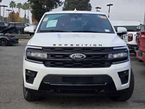 Certified 2023 Ford Expedition Limited image 2
