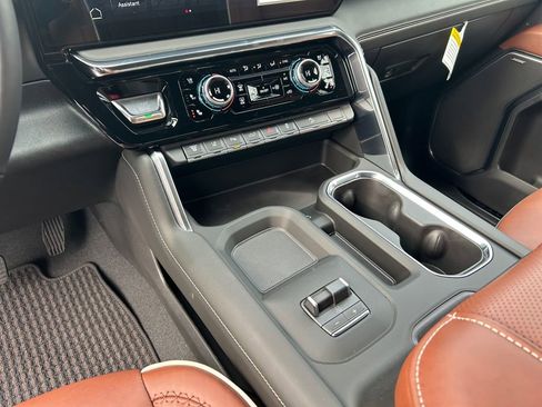 New 2025 GMC Sierra 2500 Denali Ultimate w/ Max Trailering Package image 20