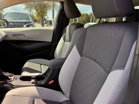 Used 2025 Toyota Corolla LE image 35