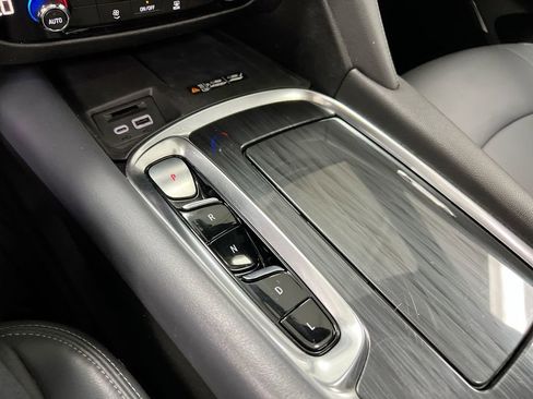 Used 2023 Buick Enclave Essence w/ Experience Buick Package FWD image 17