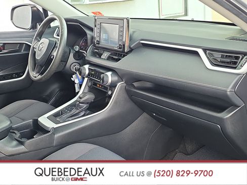 Used 2021 Toyota RAV4 LE w/ Carpet Mat Package (TMS) AWD/4WD image 28