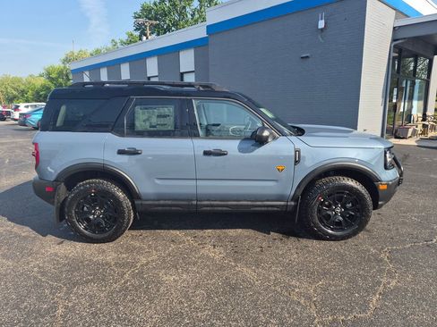 New 2025 Ford Bronco Sport Badlands w/ Sasquatch Badlands Package AWD/4WD image 2