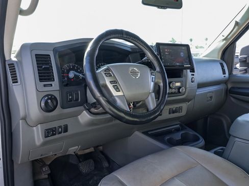 Used 2021 Nissan NV 3500 SL image 16