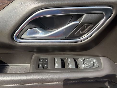 Used 2021 Chevrolet Tahoe Z71 w/ Luxury Package image 15