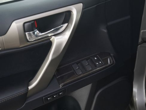 Used 2021 Lexus GX 460 Luxury w/ Accessory Package image 20