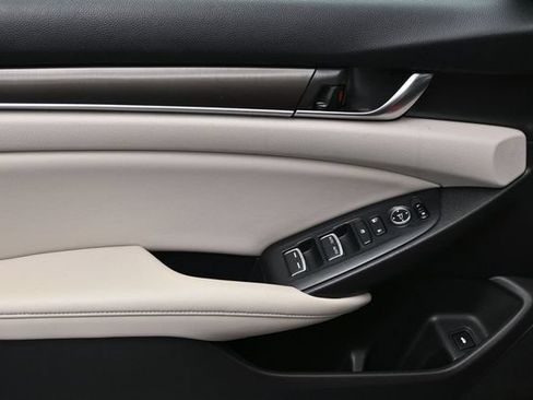 Used 2020 Honda Accord LX image 12