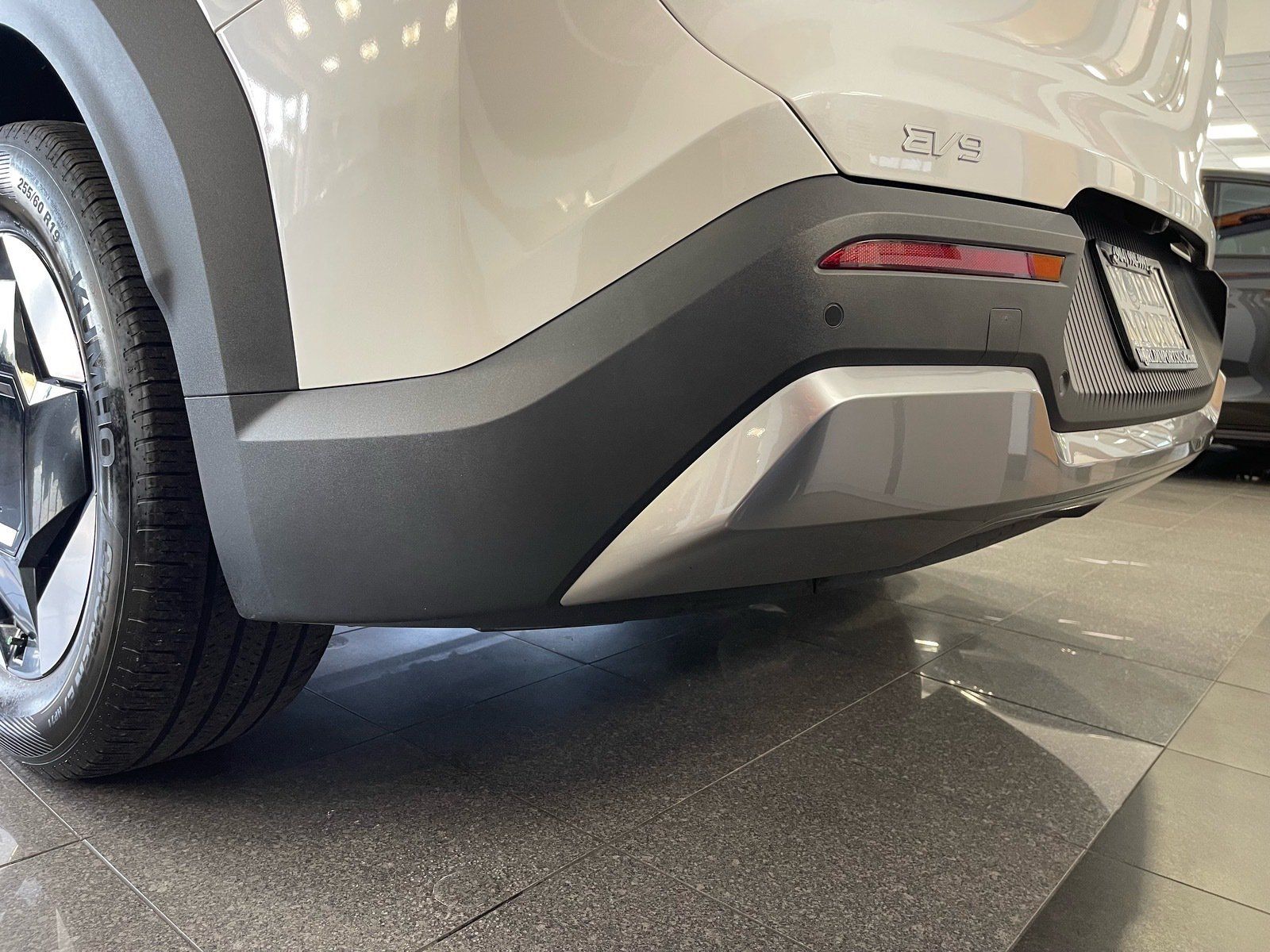Used 2024 Kia EV9 Light RWD image 16