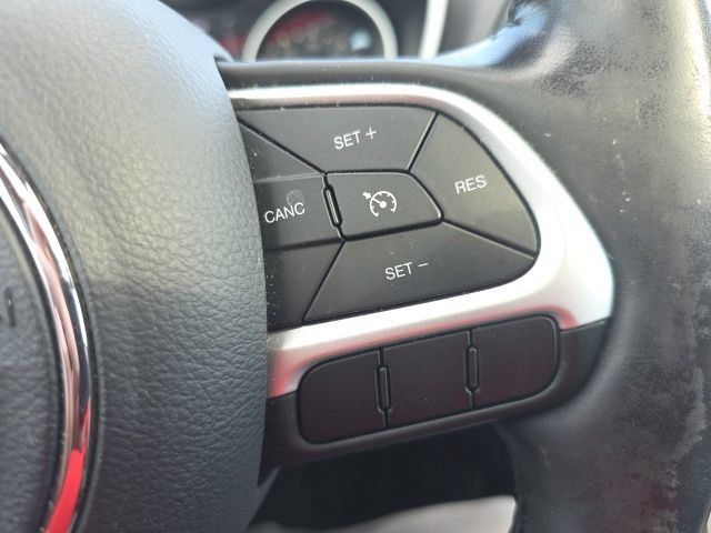 Used 2019 Jeep Compass Latitude FWD image 16