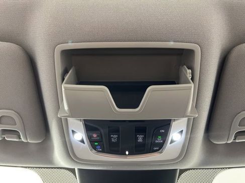 Used 2023 Acura MDX SH-AWD w/ Technology Package image 37