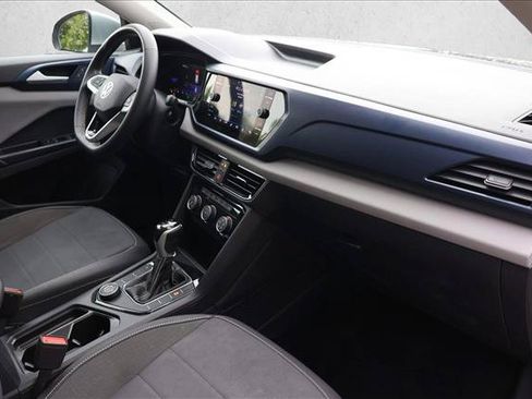 Used 2023 Volkswagen Taos SE w/ Panoramic Sunroof Package AWD/4WD image 27