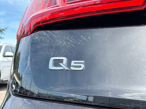 Used 2020 Audi Q5 2.0T Titanium Premium Plus w/ Premium Plus Package image 11