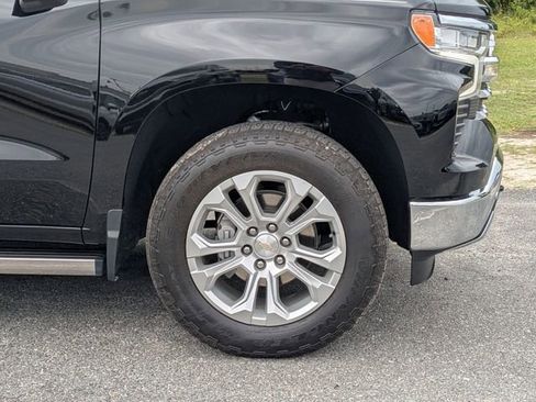 Used 2023 Chevrolet Silverado 1500 LTZ w/ Z71 Off-Road Package image 12