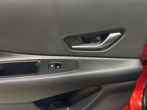 Used 2022 Hyundai Elantra Limited image 25