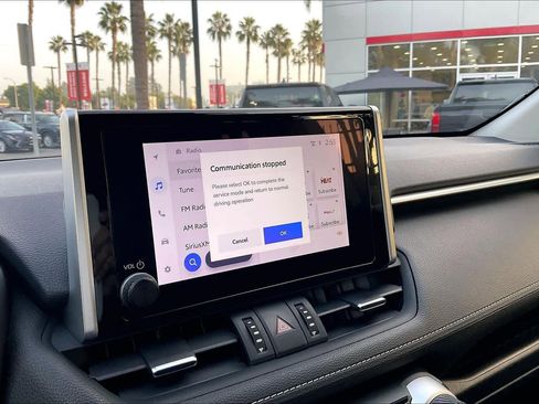 Used 2023 Toyota RAV4 XLE Premium image 32