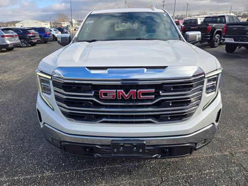 Used 2023 GMC Sierra 1500 SLT w/ SLT Convenience Package AWD/4WD image 2