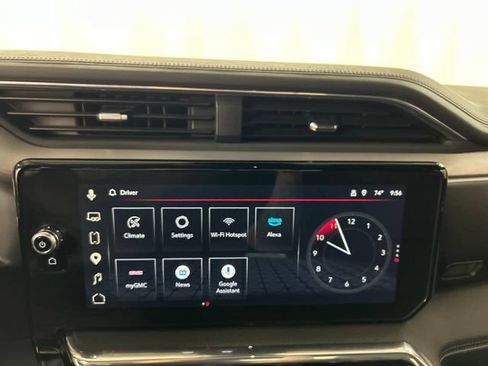 Used 2025 GMC Sierra 2500 Denali w/ Denali Reserve Package AWD/4WD image 16