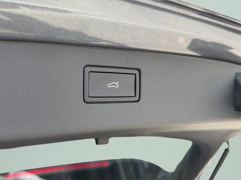New 2026 Volkswagen Tiguan SE FWD image 35