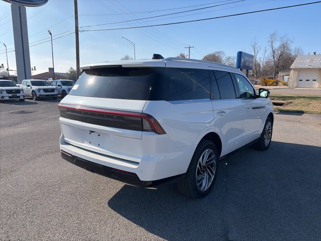 New 2025 Lincoln Navigator Reserve AWD/4WD image 6