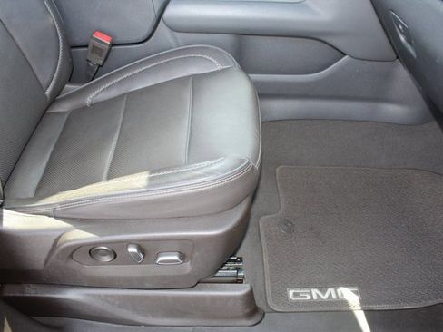 Used 2022 GMC Yukon Denali image 18