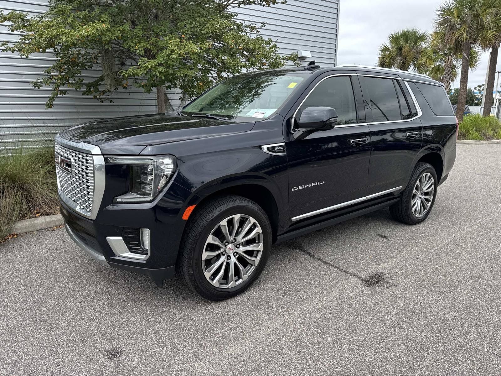 Used 2021 GMC Yukon Denali w/ Denali Premium Package AWD/4WD image 1