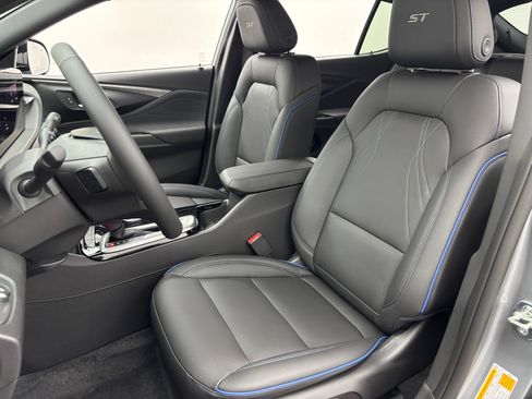 New 2026 Buick Envista Sport Touring w/ Convenience I Package FWD image 16