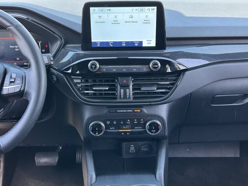 Used 2025 Ford Escape ST-Line FWD image 17