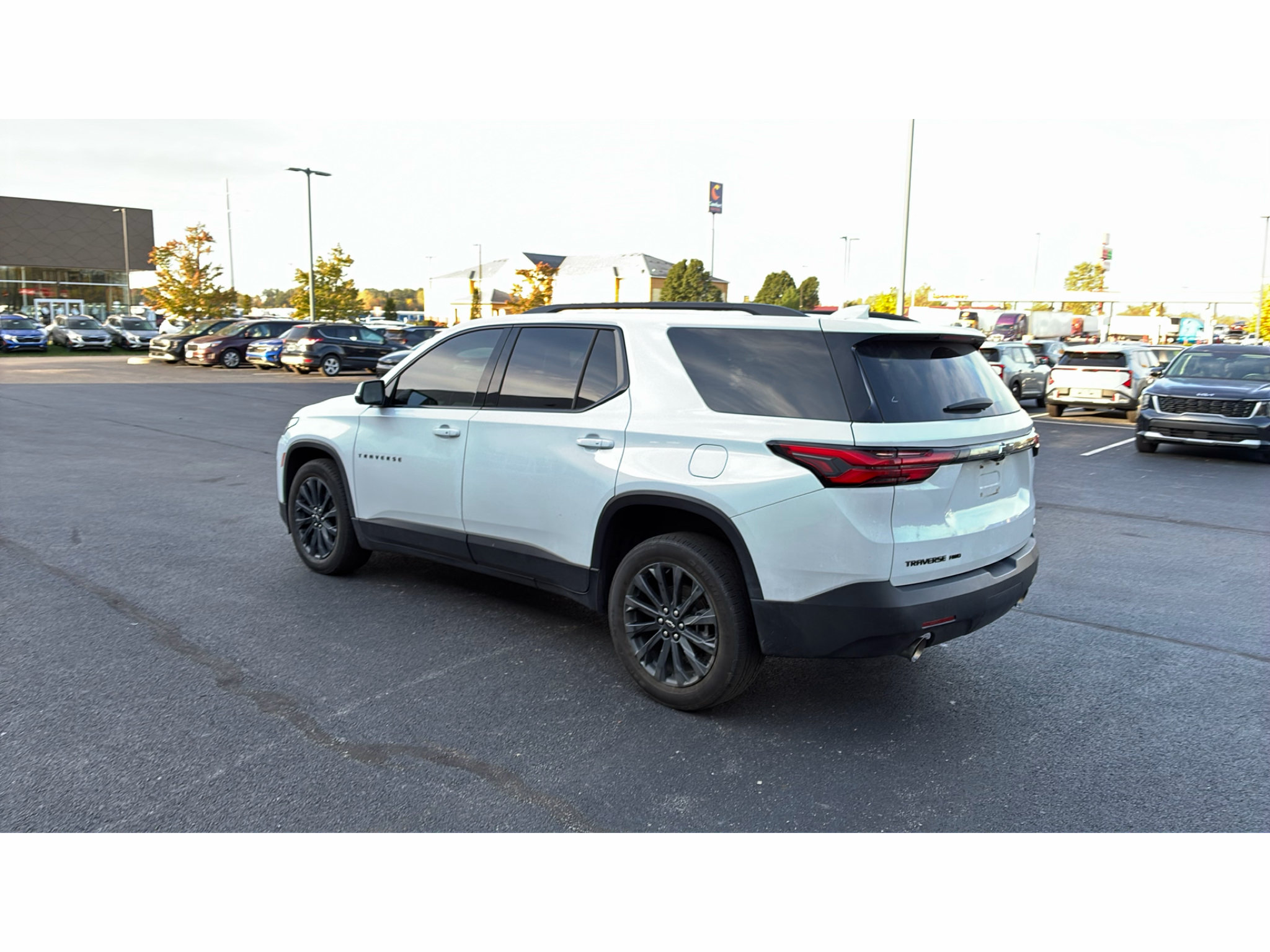 Used 2023 Chevrolet Traverse RS AWD/4WD image 5