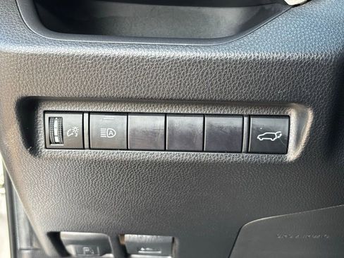 Used 2019 Toyota RAV4 XLE image 27