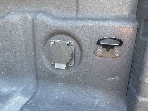 Used 2023 Nissan Frontier SV w/ SV Convenience Package AWD/4WD image 29