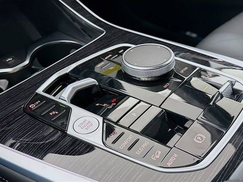 New 2026 BMW X7 xDrive40i w/ M Sport Package image 17