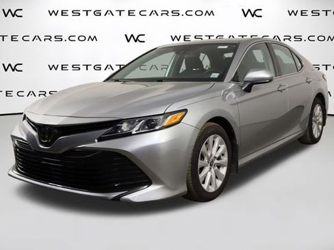 Used 2020 Toyota Camry LE image 1