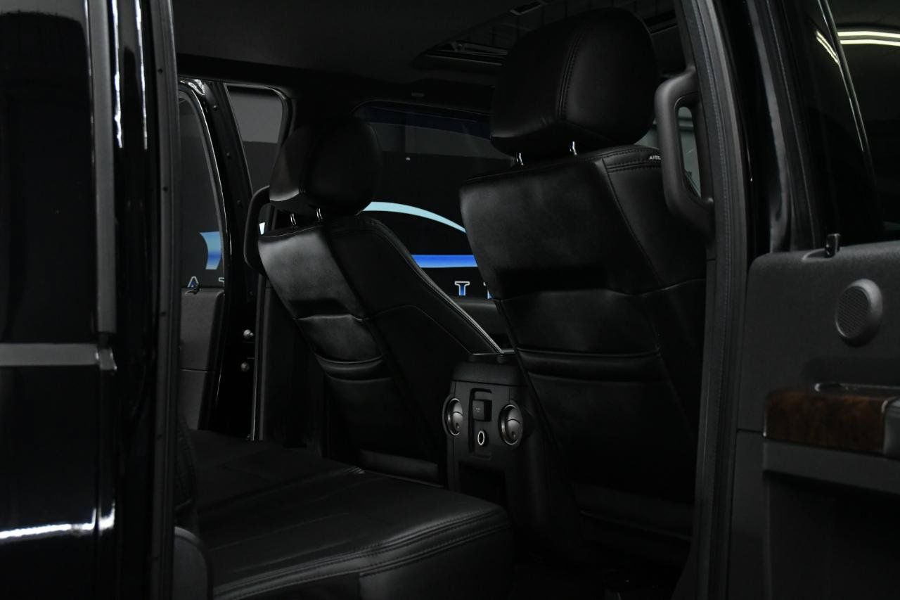Used 2016 Ford F350 Platinum w/ FX4 Off-Road Package AWD/4WD image 45