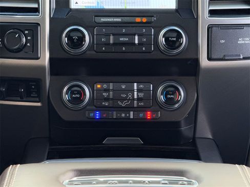 Used 2019 Ford F350 Limited image 18